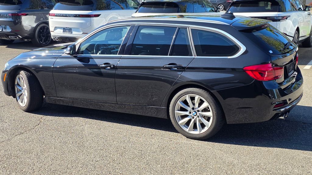 Used 2017 BMW 330i xDrive Wagon AWD/4WD image 3
