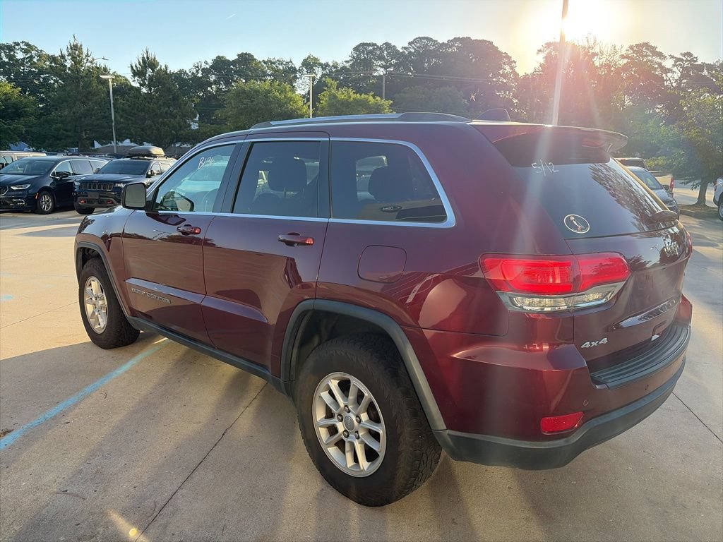 Used 2019 Jeep Grand Cherokee Laredo w/ Security & Convenience Group AWD/4WD image 3