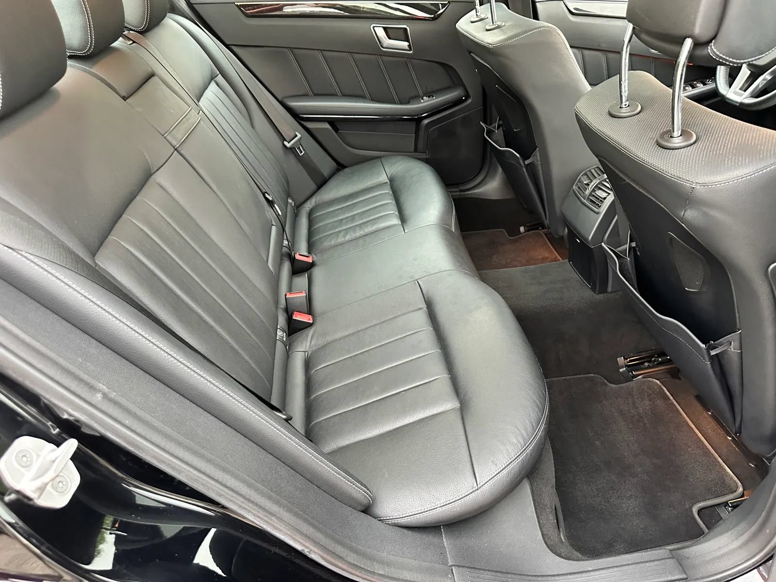 Used 2014 Mercedes-Benz E 550 4MATIC Sedan image 19