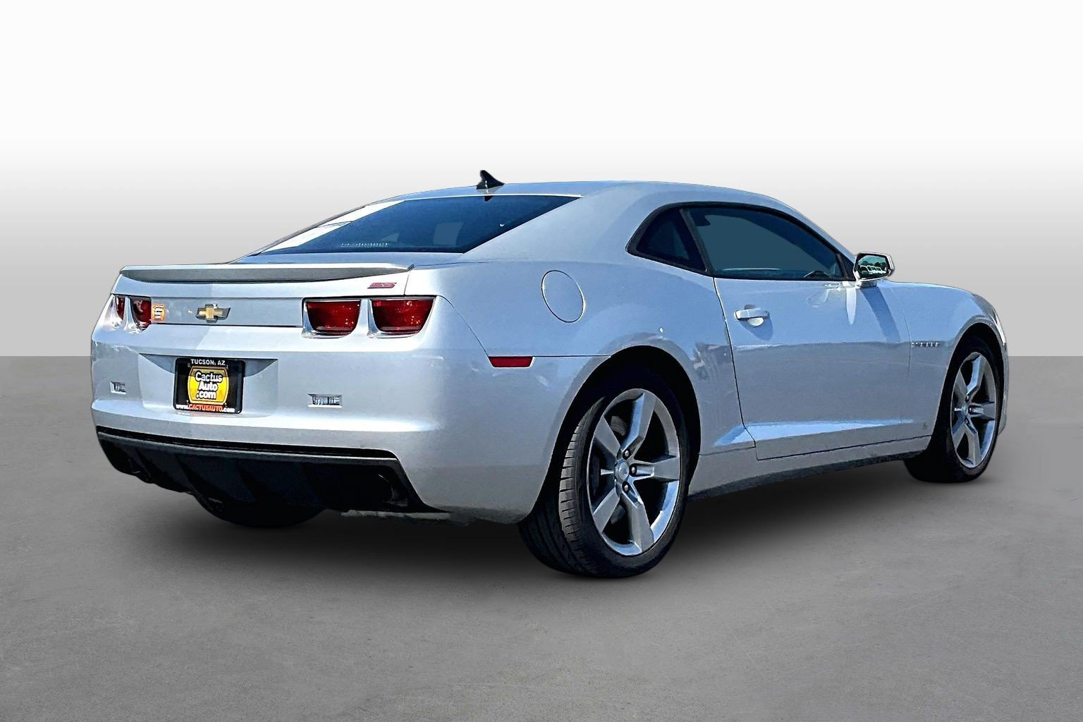 Used 2010 Chevrolet Camaro SS w/ RS Package RWD image 2