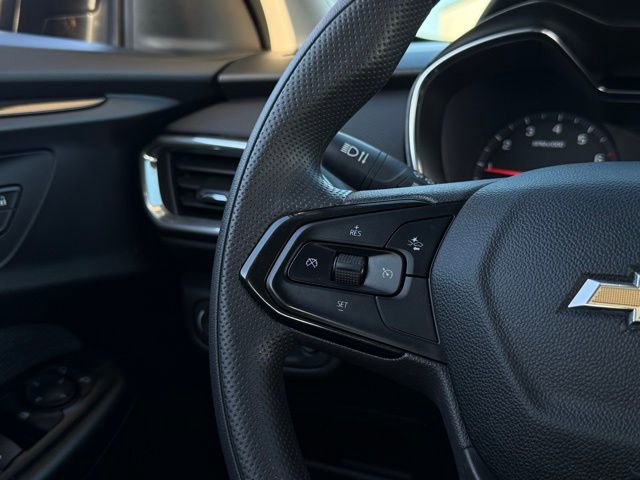 Used 2022 Chevrolet TrailBlazer LT w/ Convenience Package image 9