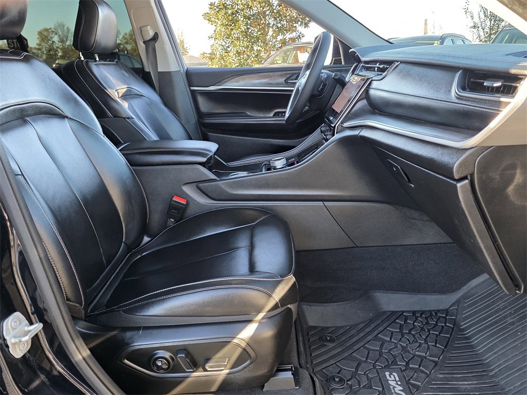 Used 2023 Jeep Grand Cherokee Limited image 25