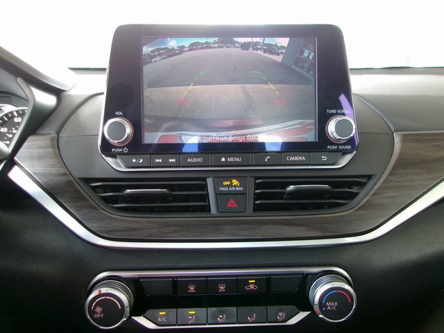 Used 2024 Nissan Altima 2.5 SV image 16