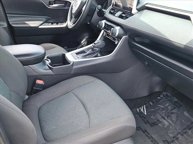 Used 2024 Toyota RAV4 XLE FWD image 24