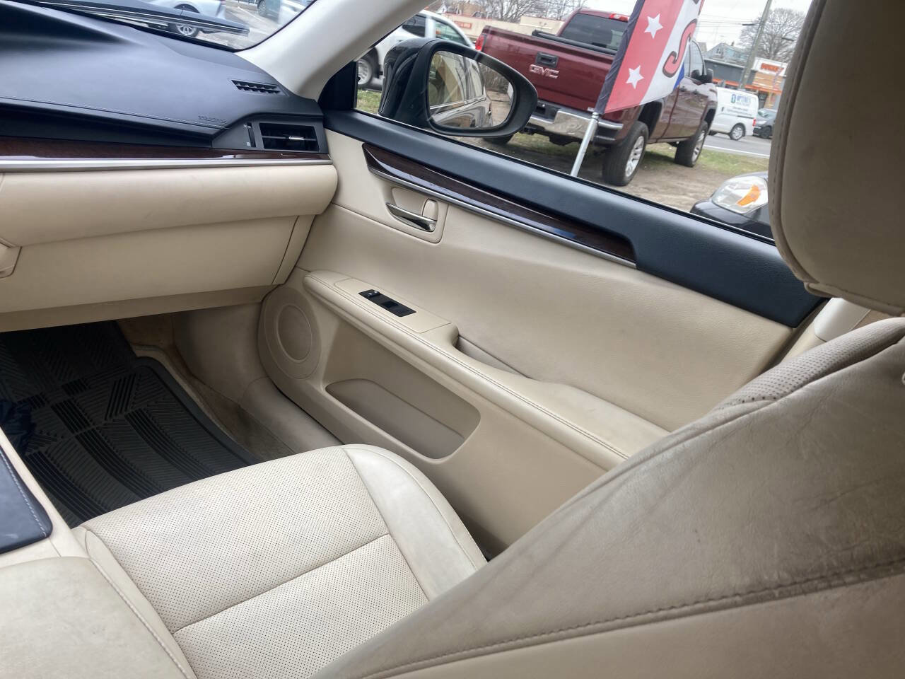 Used 2014 Lexus ES 350 Base 4dr Sedan w/ Luxury Package FWD image 15