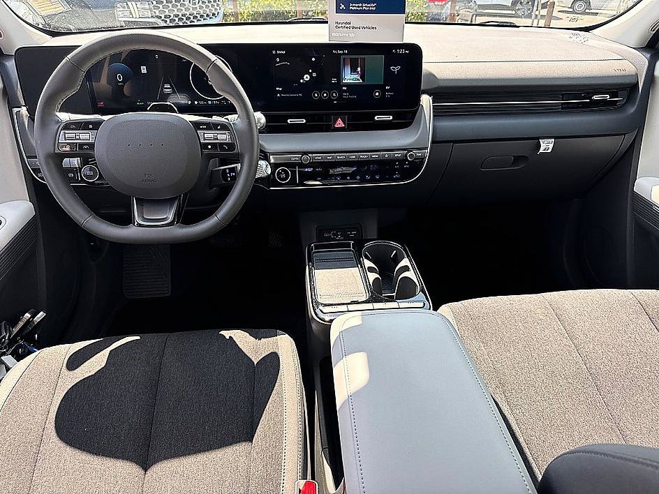 Certified 2025 Hyundai Ioniq 5 SE RWD image 9
