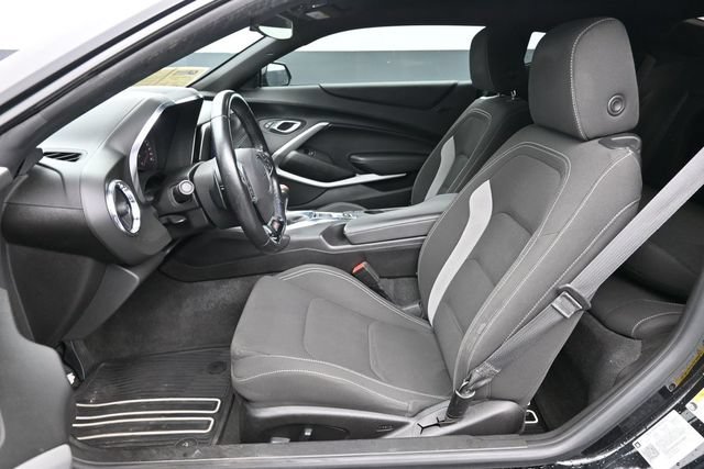 Used 2019 Chevrolet Camaro SS RWD image 23