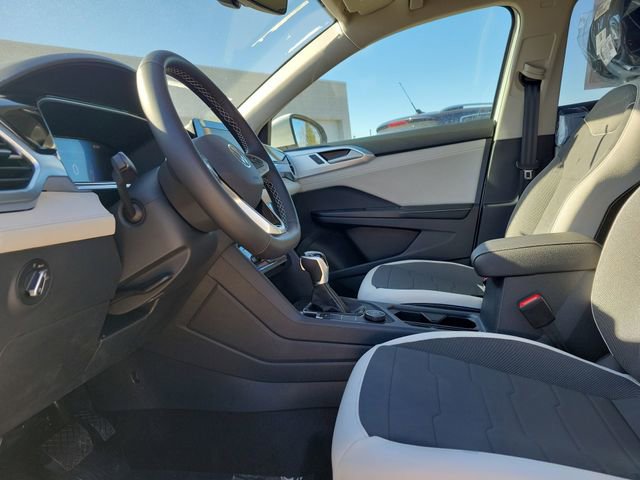 New 2026 Volkswagen Taos SE image 15