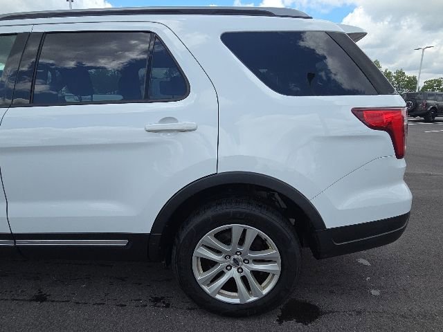 Used 2019 Ford Explorer XLT AWD/4WD image 15