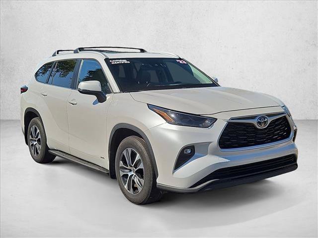 Used 2023 Toyota Highlander XLE AWD/4WD video 3