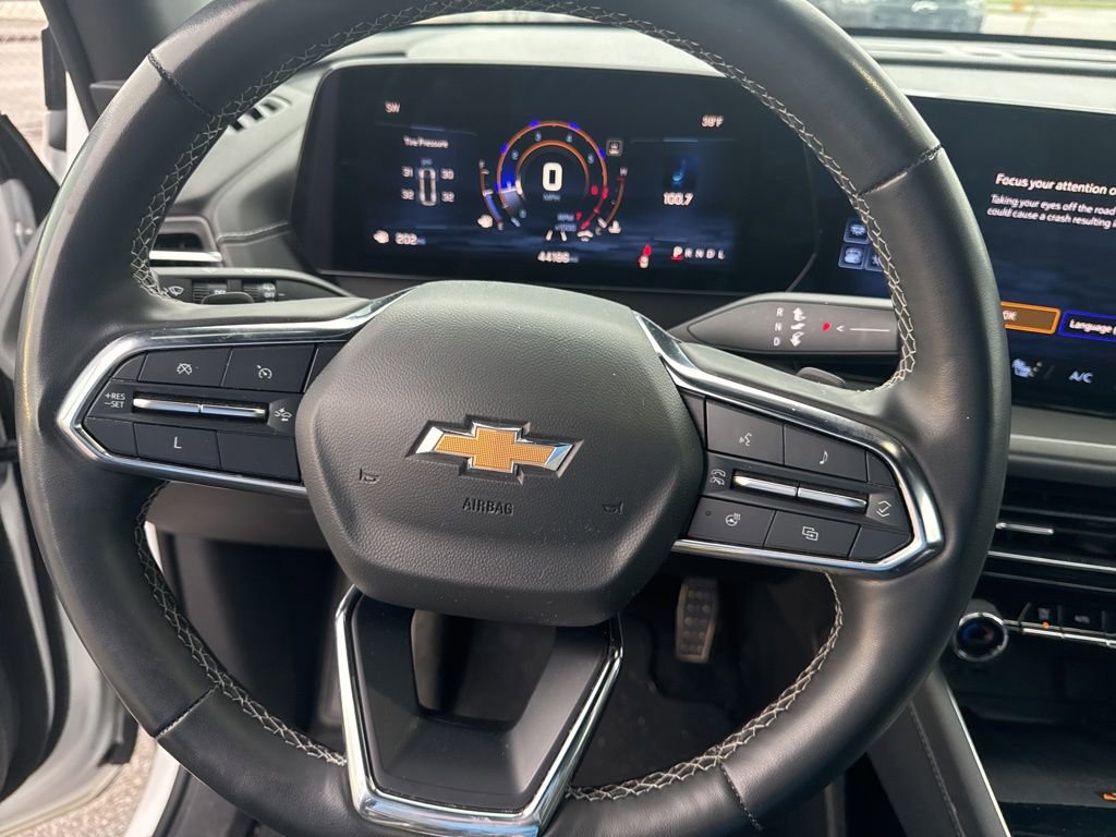 Used 2024 Chevrolet Traverse LT image 16