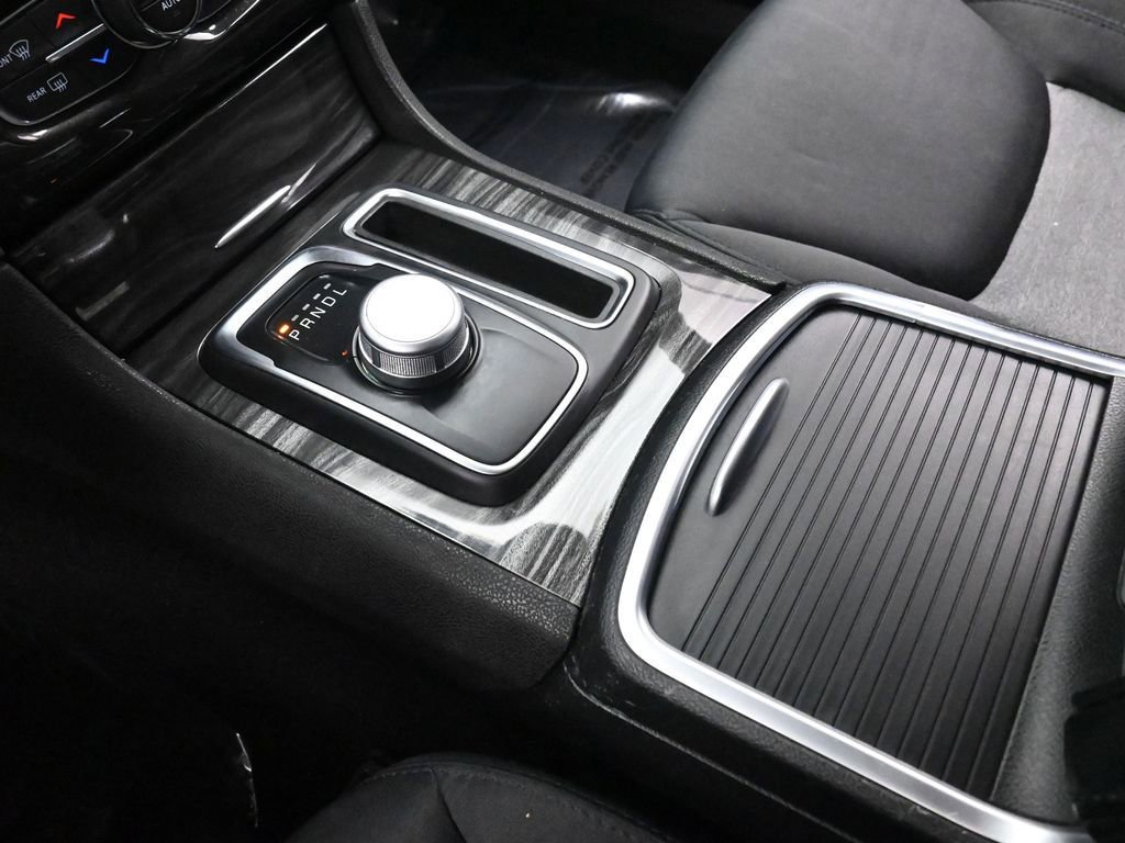 Used 2019 Chrysler 300 Touring w/ Sport Appearance Package image 32