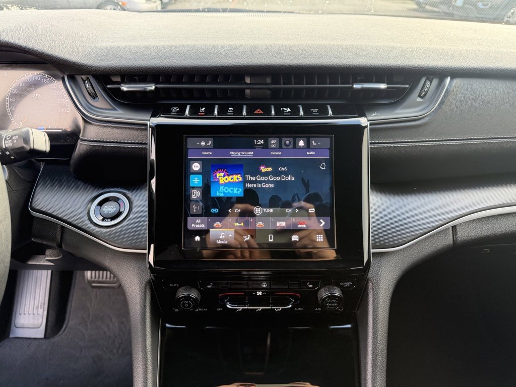 Used 2023 Jeep Grand Cherokee Altitude image 20