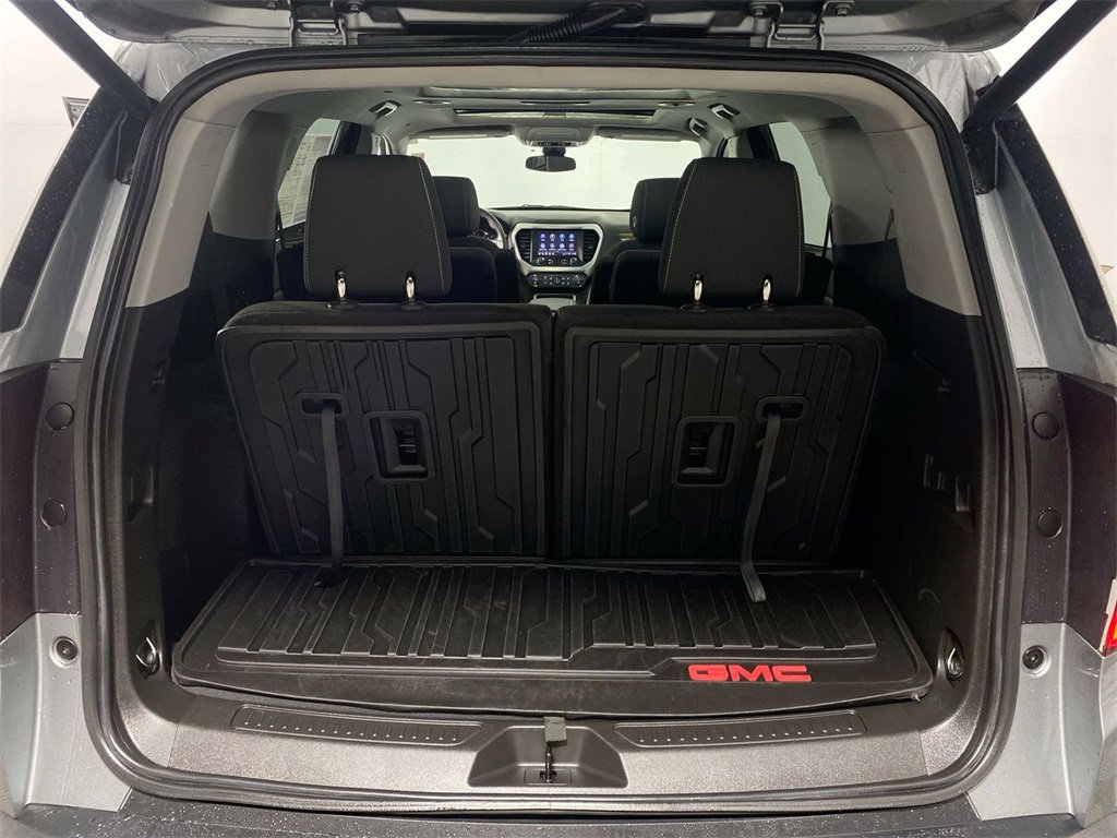 Used 2023 GMC Acadia SLE w/ Driver Convenience Package image 24