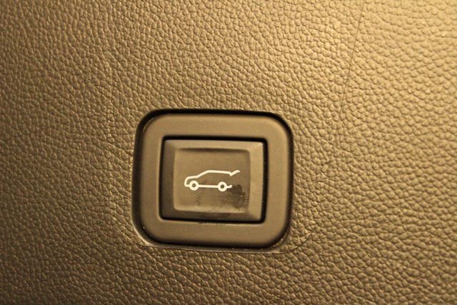 Used 2024 Chevrolet Traverse RS image 18