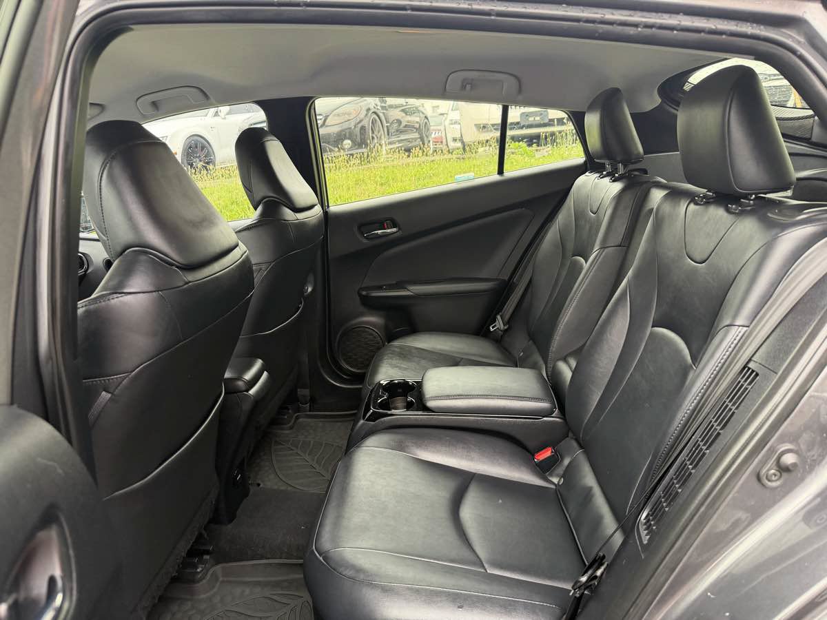 Used 2017 Toyota Prius Prime Premium FWD image 11