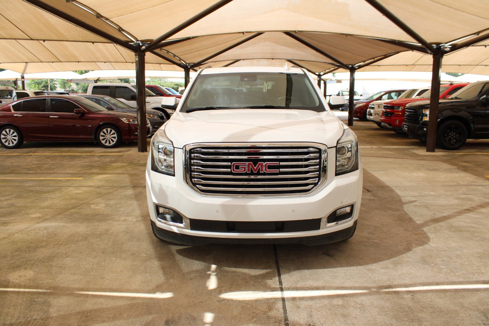 Used 2018 GMC Yukon SLT w/ Premium Edition image 2
