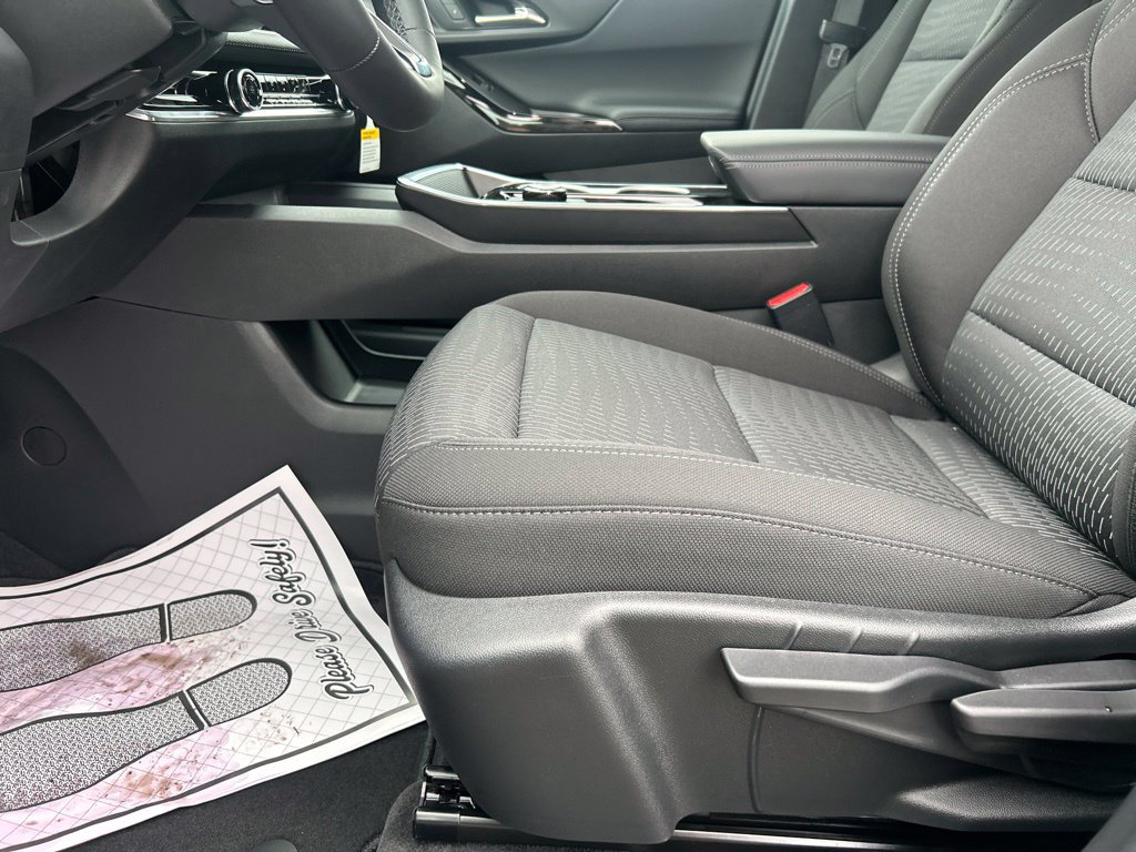 New 2027 Chevrolet Equinox LT w/ Safety and Technology Package AWD/4WD image 13