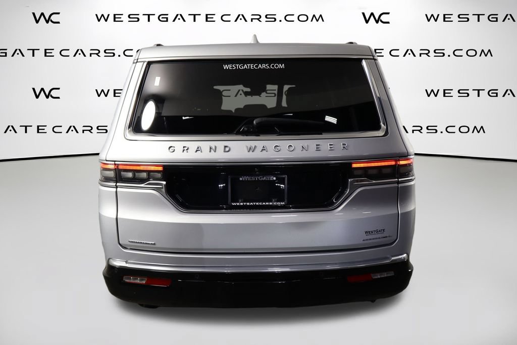 Used 2023 Jeep Grand Wagoneer L Series II w/ Premium Group II AWD/4WD image 4