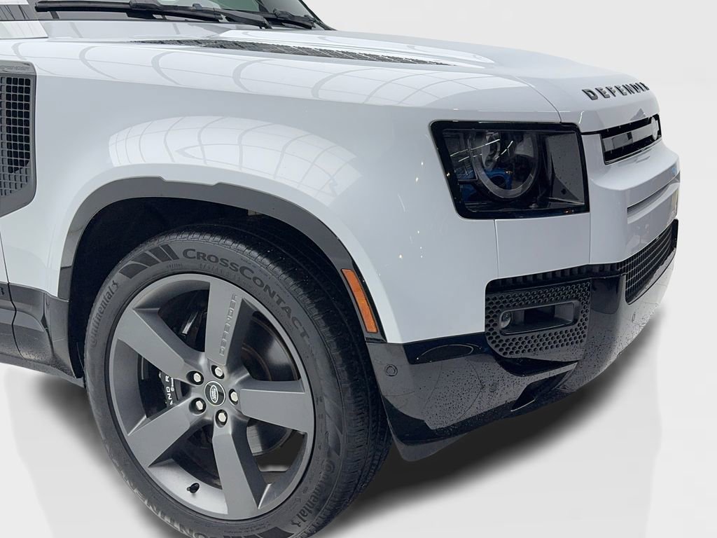 Used 2023 Land Rover Defender 110 V8 image 3