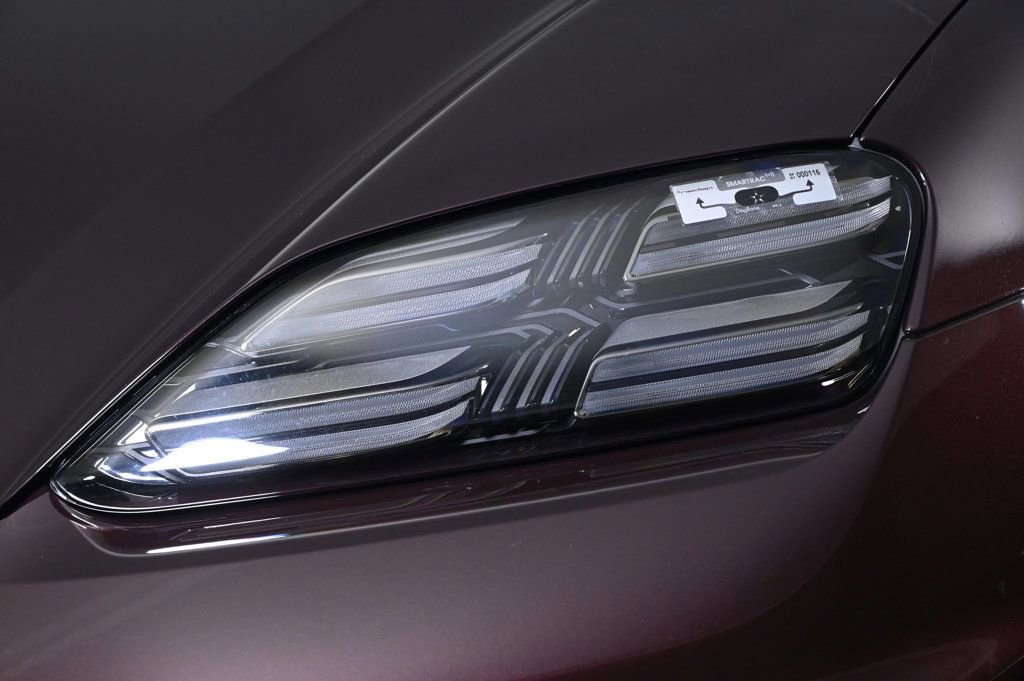 Certified 2025 Porsche Macan 4S Electric image 24