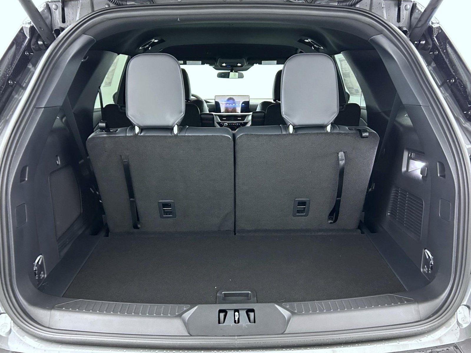 New 2027 Ford Explorer ST-Line AWD/4WD image 24
