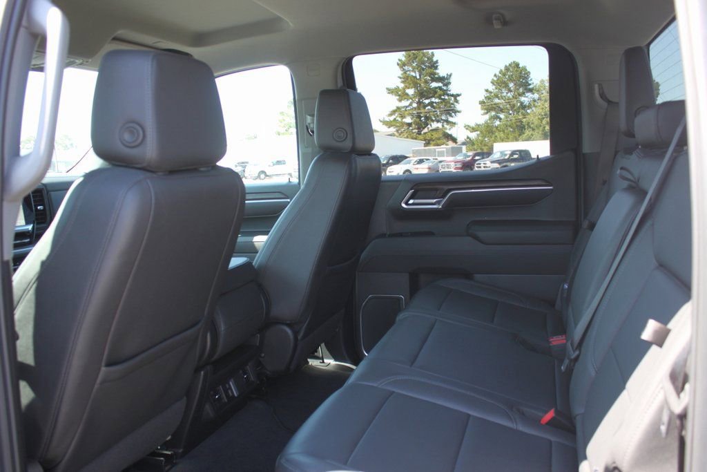 Used 2025 GMC Sierra 1500 SLT image 25