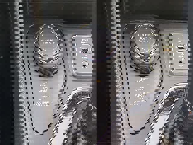 Used 2021 Jeep Cherokee Limited w/ Trailer Tow Group image 39