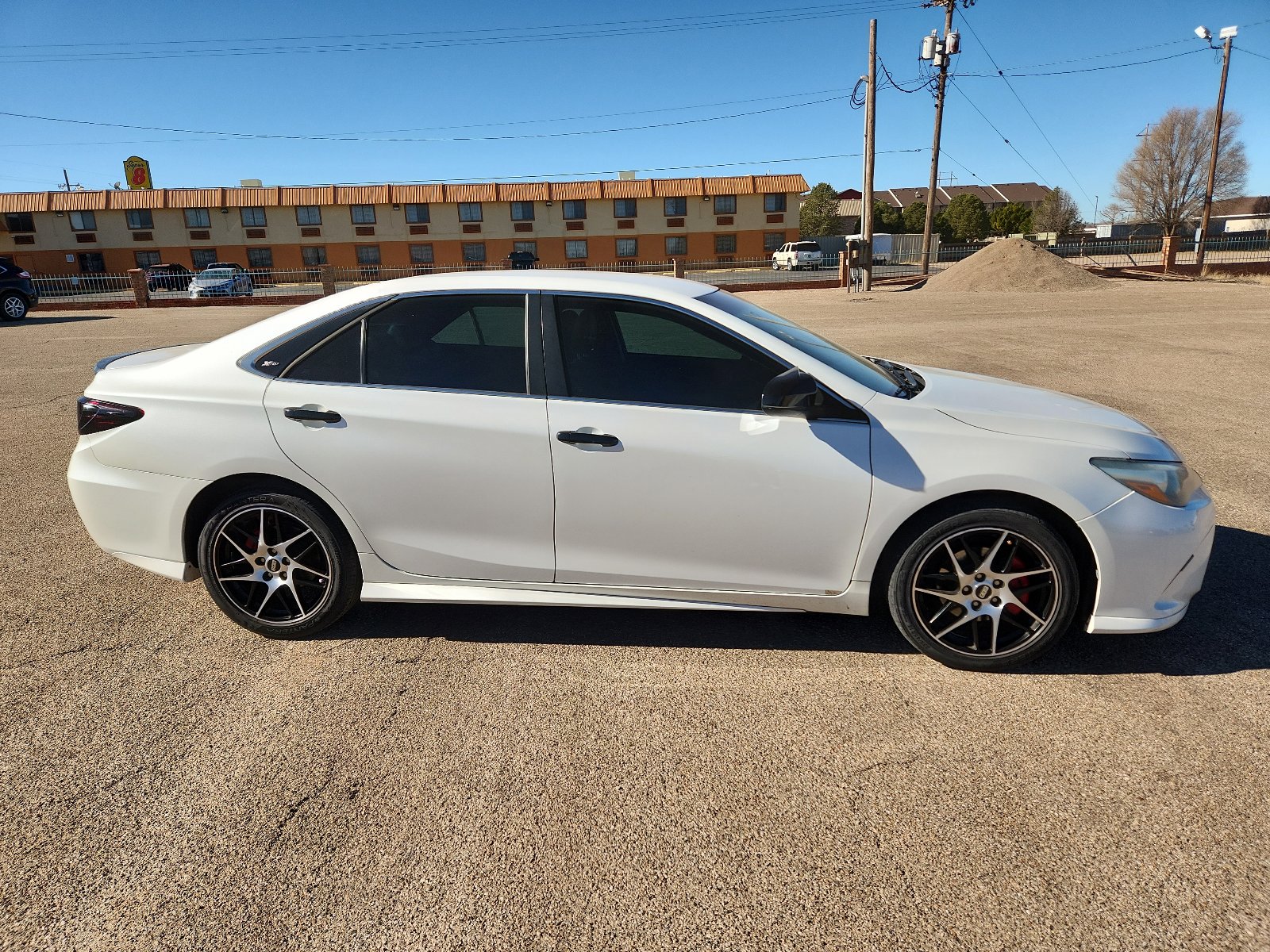 Used 2016 Toyota Camry XLE image 5