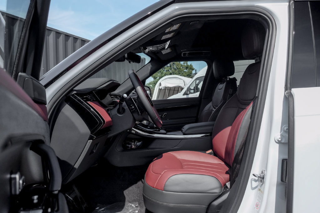 New 2027 Land Rover Range Rover Sport Dynamic SE AWD/4WD image 10
