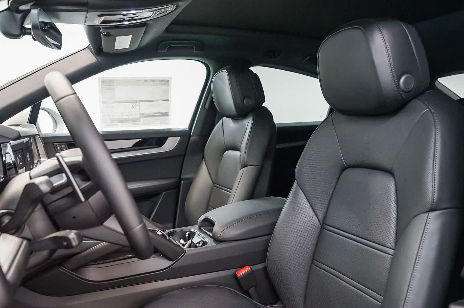 New 2026 Porsche Cayenne Coupe AWD/4WD image 5