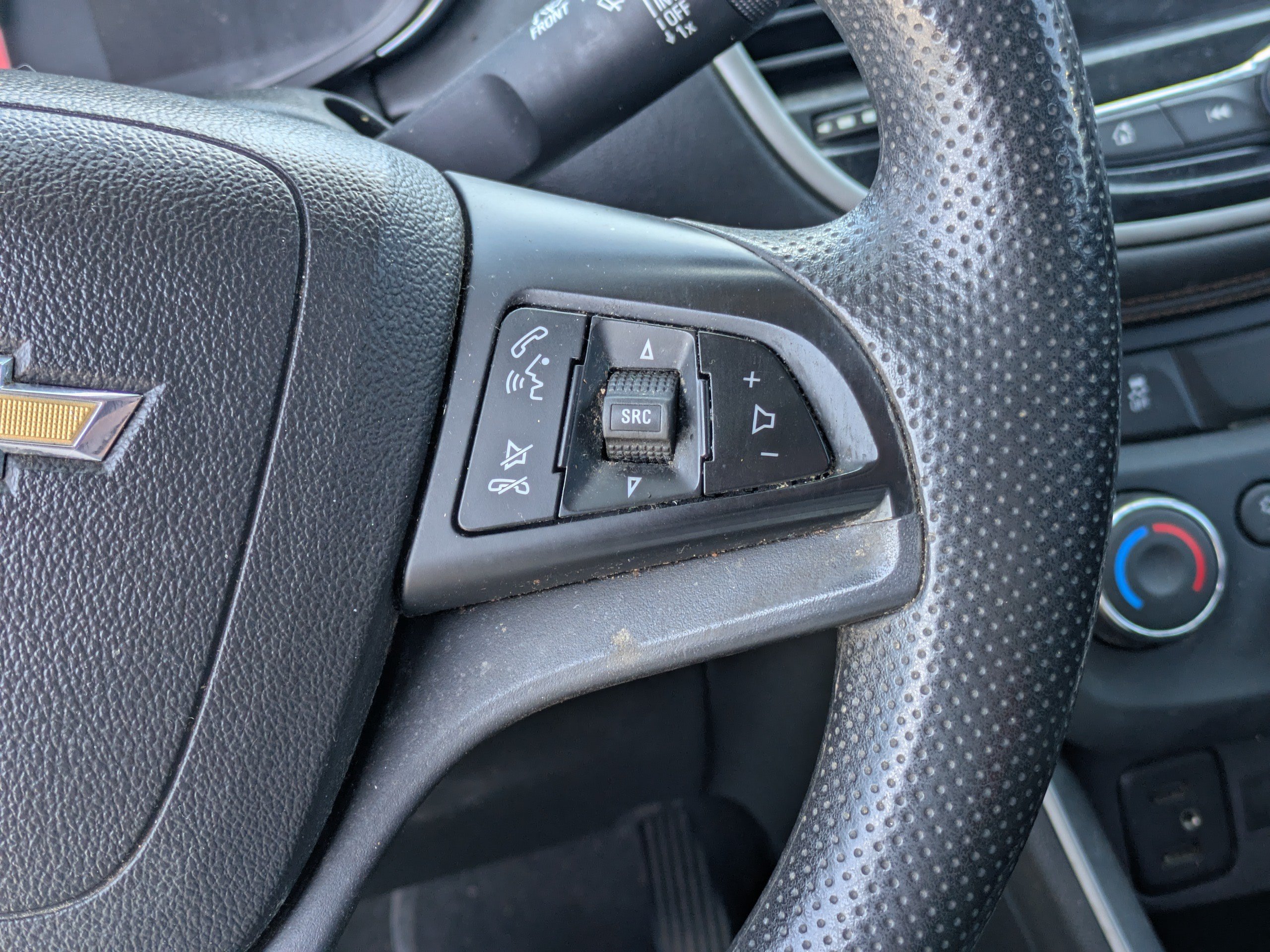 Used 2020 Chevrolet Trax LS FWD image 13
