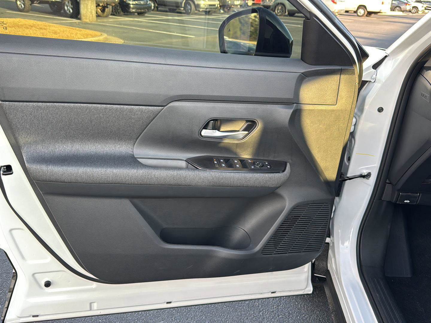 New 2026 Nissan Kicks SV w/ SV Premium Package FWD image 14