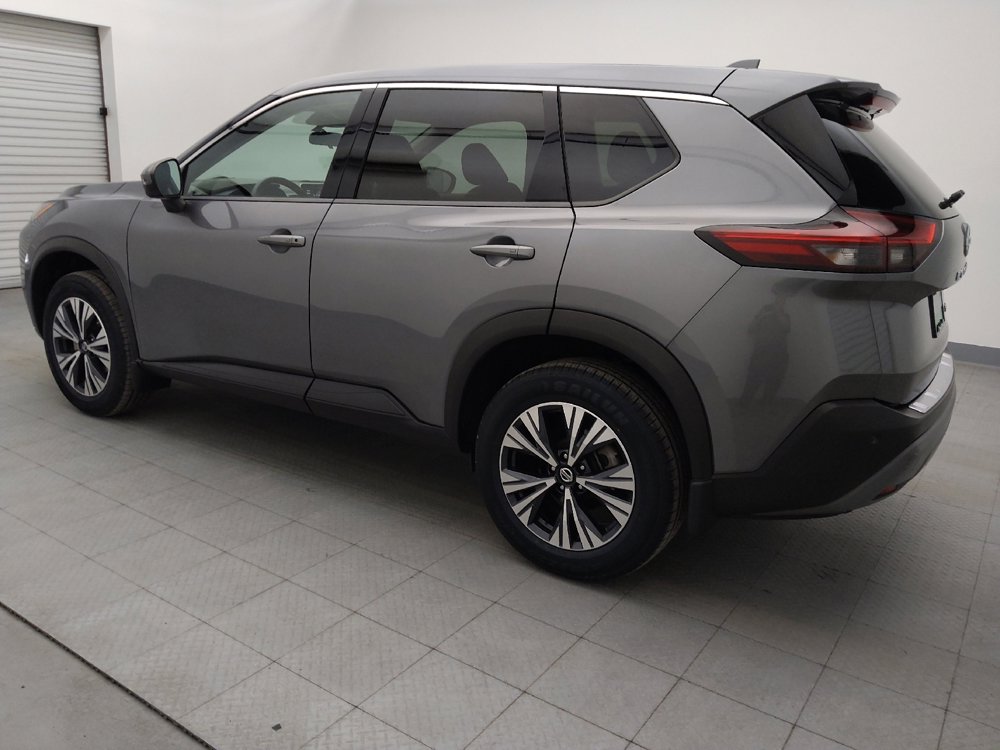 Used 2021 Nissan Rogue SV image 3