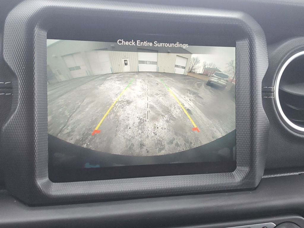 Used 2023 Jeep Wrangler Unlimited Sahara w/ Cold Weather Group image 17