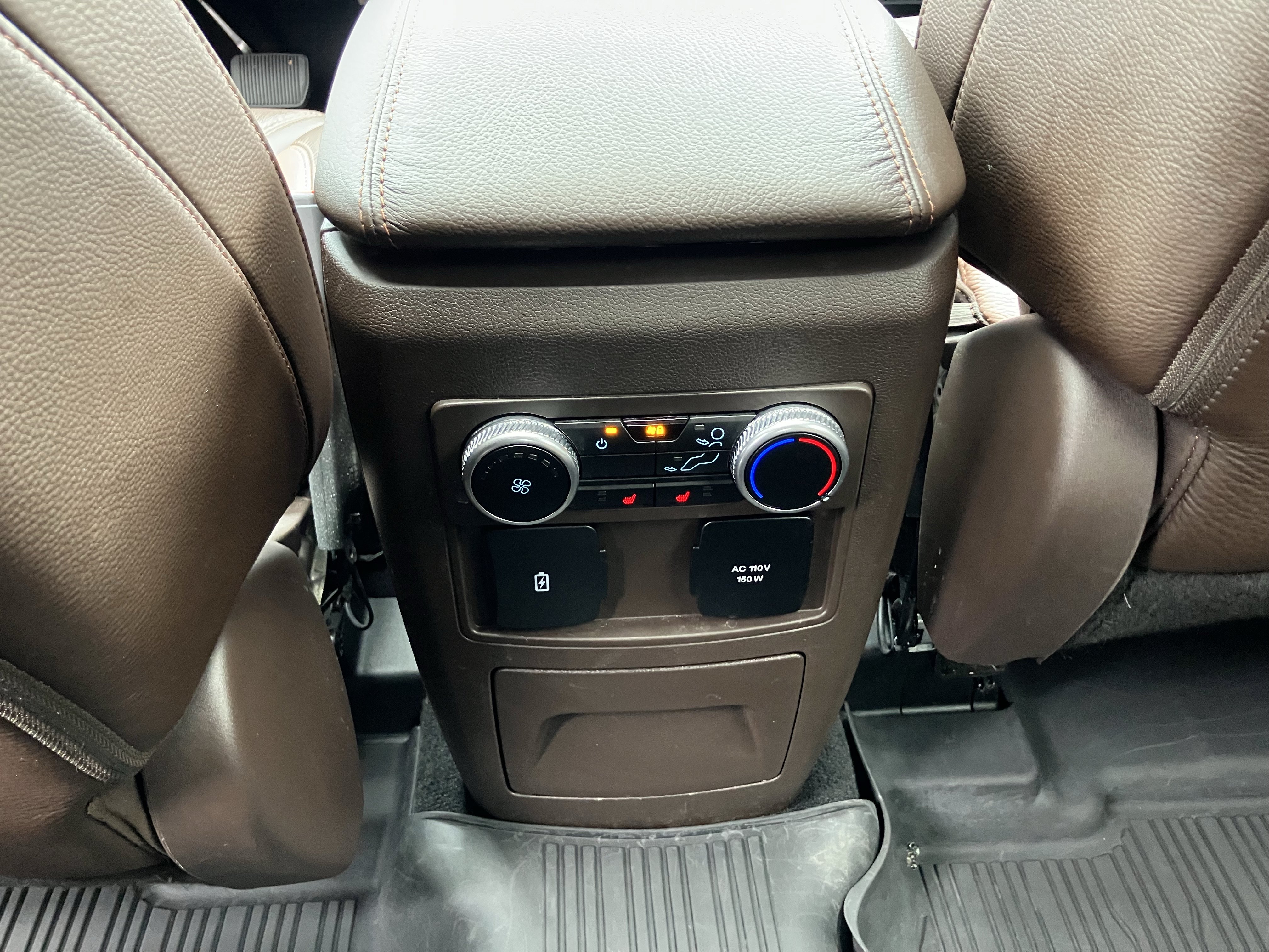 Used 2024 Ford Explorer King Ranch w/ Technology Package AWD/4WD image 36