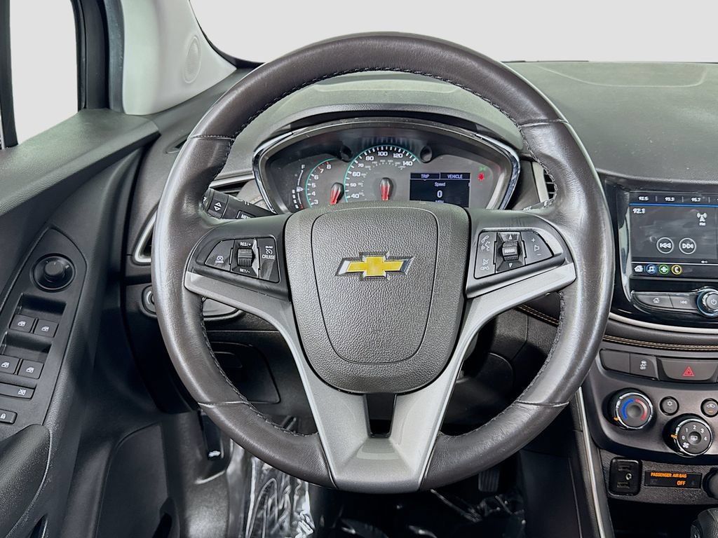 Used 2019 Chevrolet Trax LT w/ LT Convenience Package FWD image 18