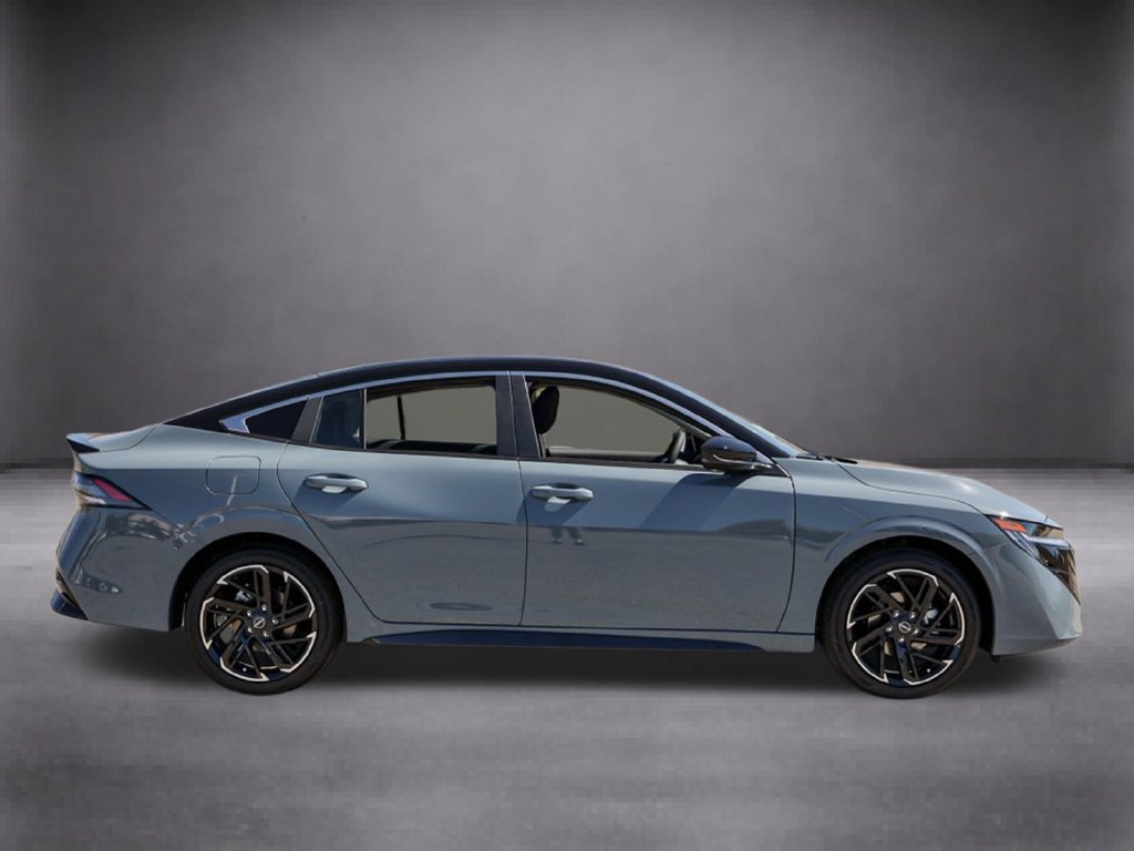New 2027 Nissan Sentra SR FWD image 3