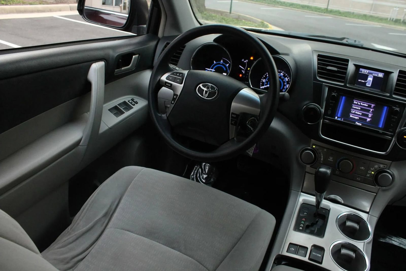 Used 2013 Toyota Highlander 4WD Hybrid image 22
