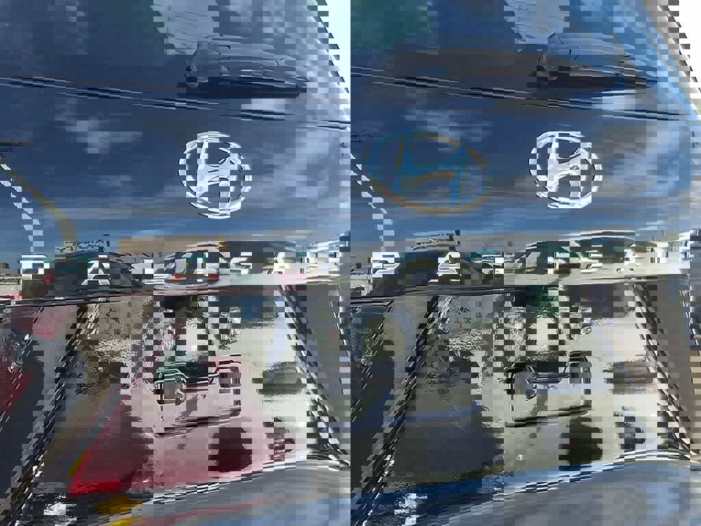 Used 2024 Hyundai Palisade Limited image 32