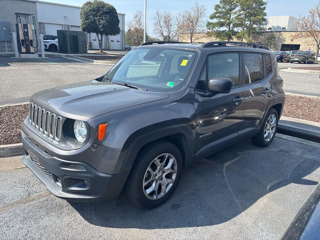 Used 2018 Jeep Renegade Latitude w/ Popular Equipment Group image 2