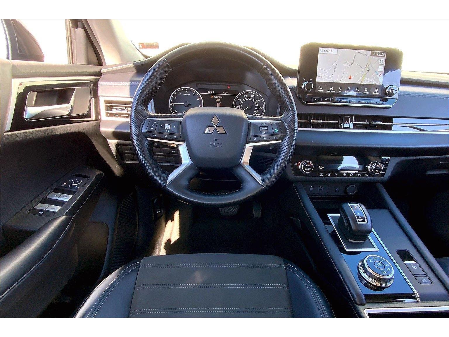 Used 2024 Mitsubishi Outlander SE image 5