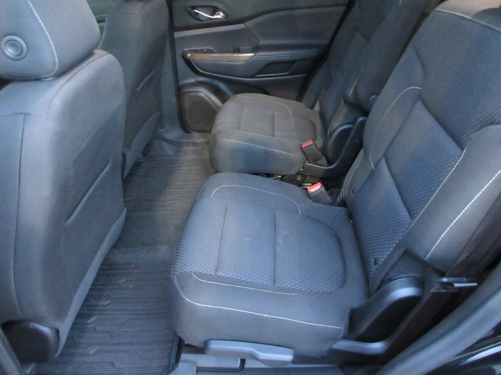 Certified 2023 GMC Acadia SLE w/ Driver Convenience Package FWD image 13