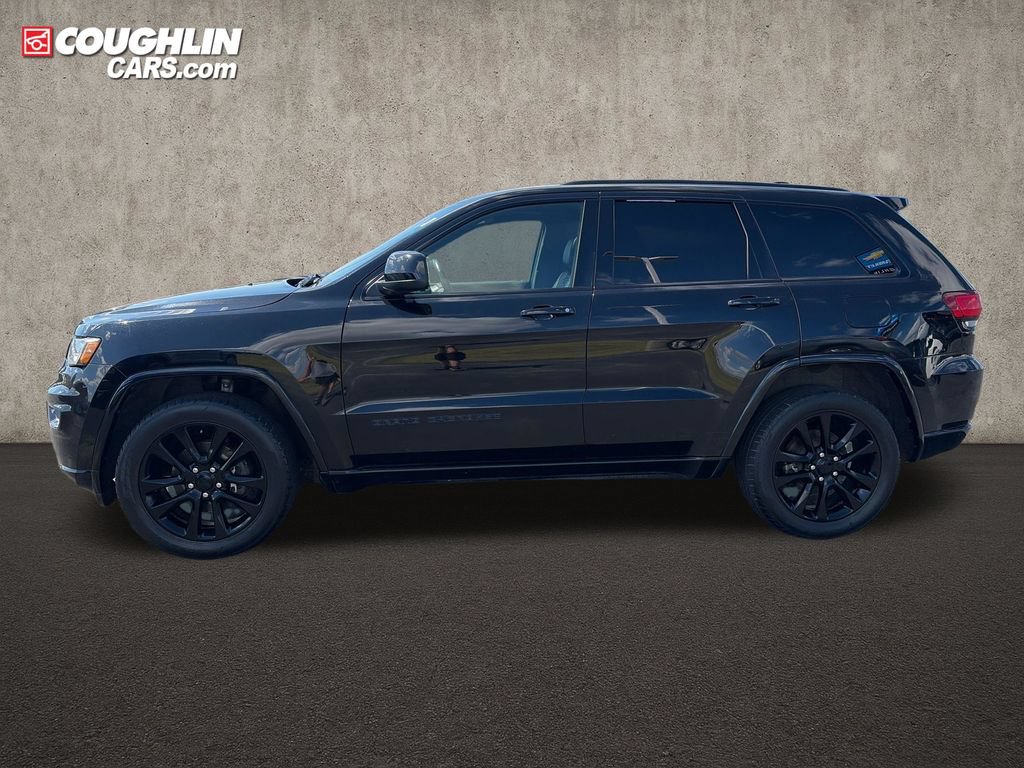 Used 2018 Jeep Grand Cherokee Altitude AWD/4WD image 4