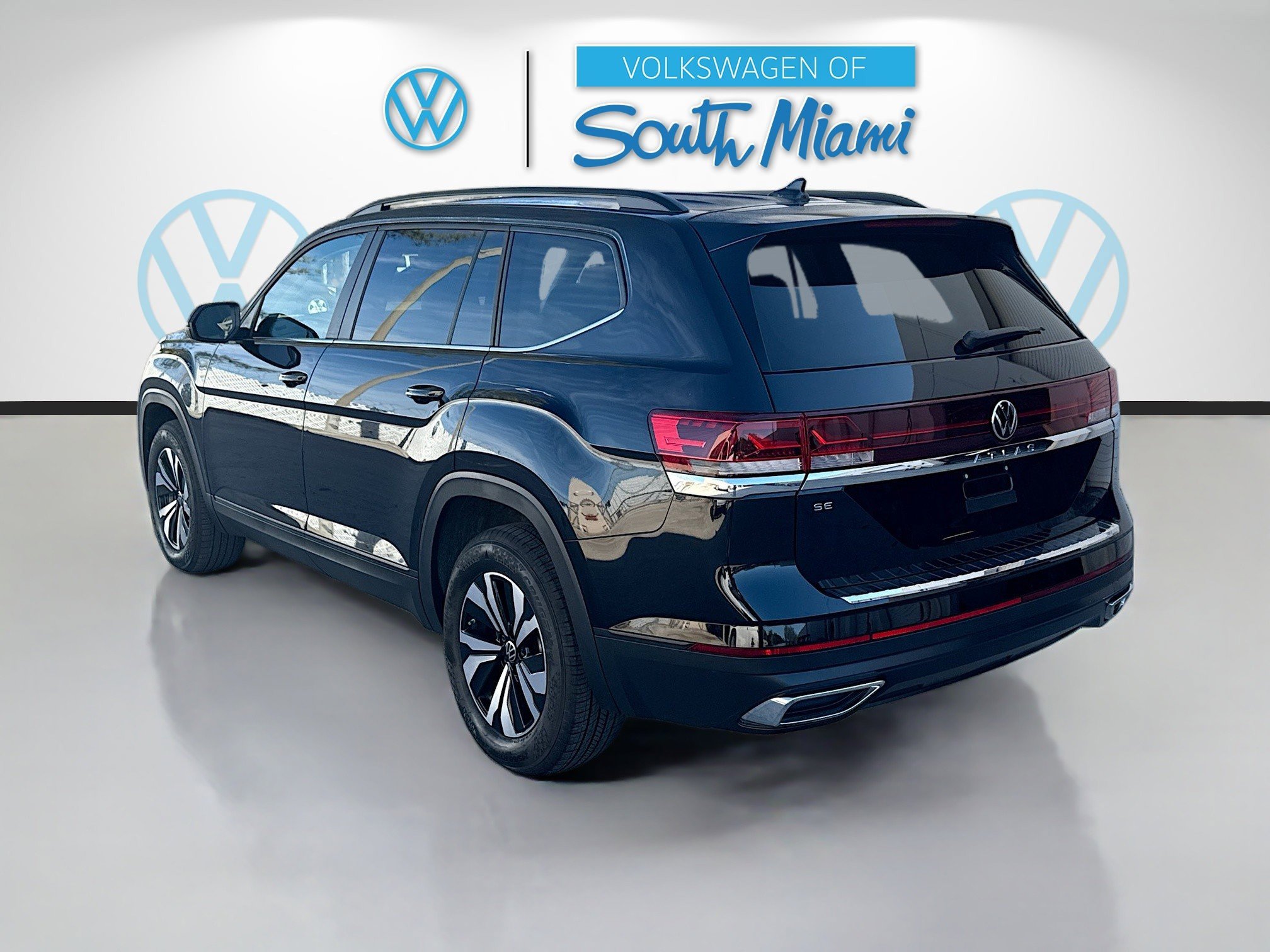 Certified 2025 Volkswagen Atlas SE image 5
