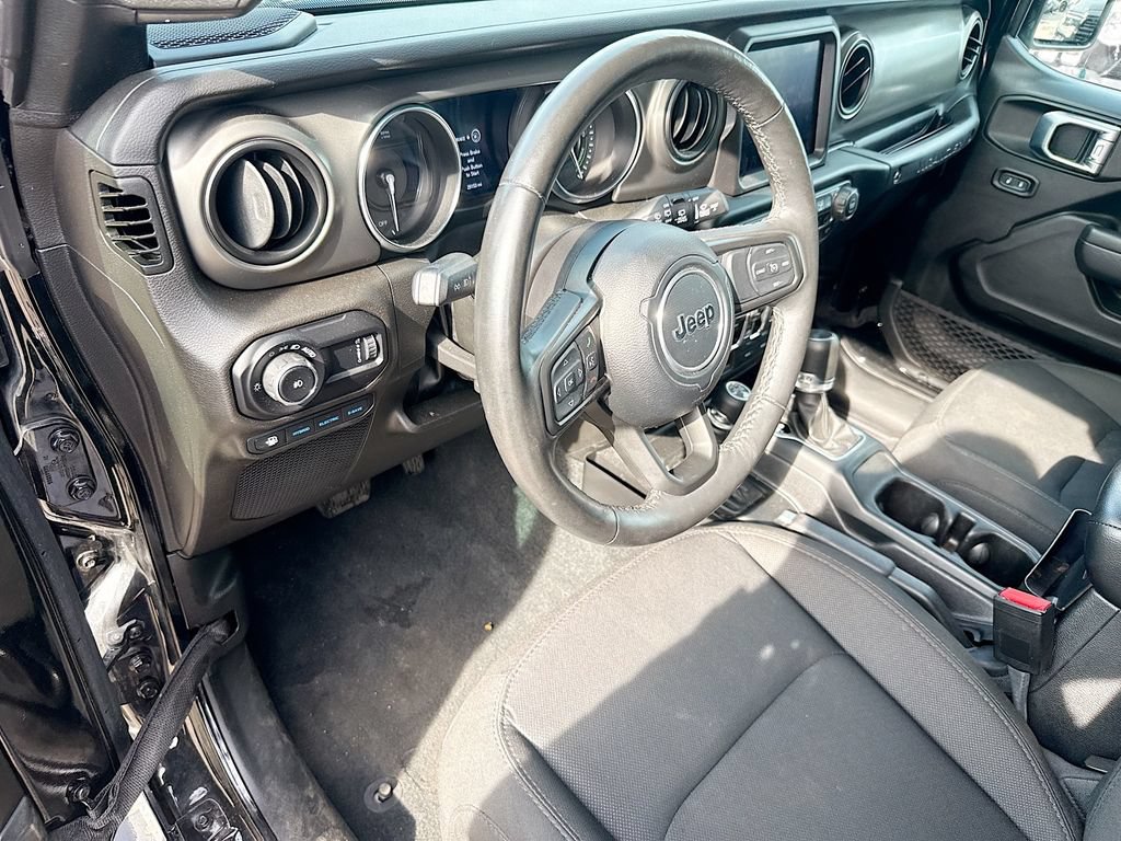 Used 2023 Jeep Wrangler Unlimited w/ Cold Weather Group AWD/4WD image 10