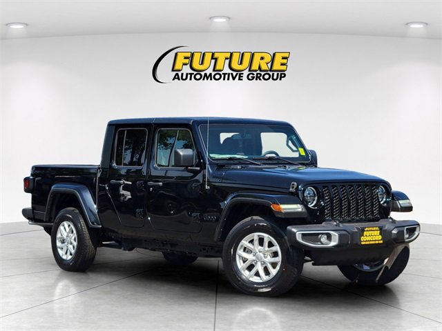 New 2023 Jeep Gladiator Sport