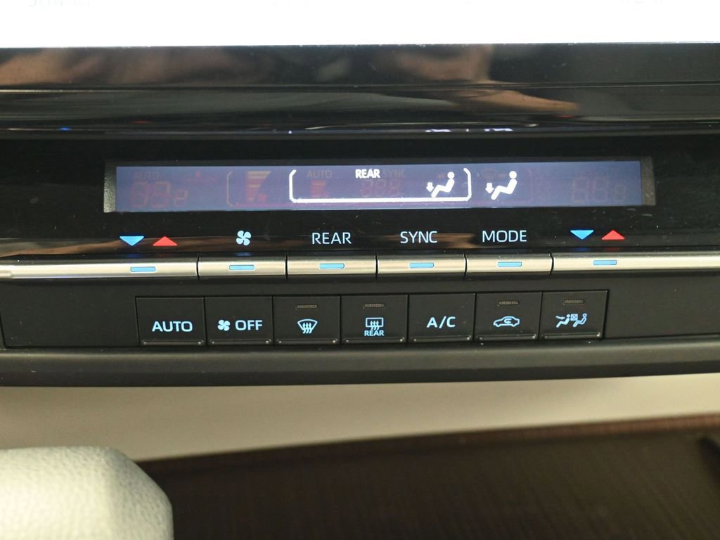Certified 2021 Toyota Sienna LE FWD image 21