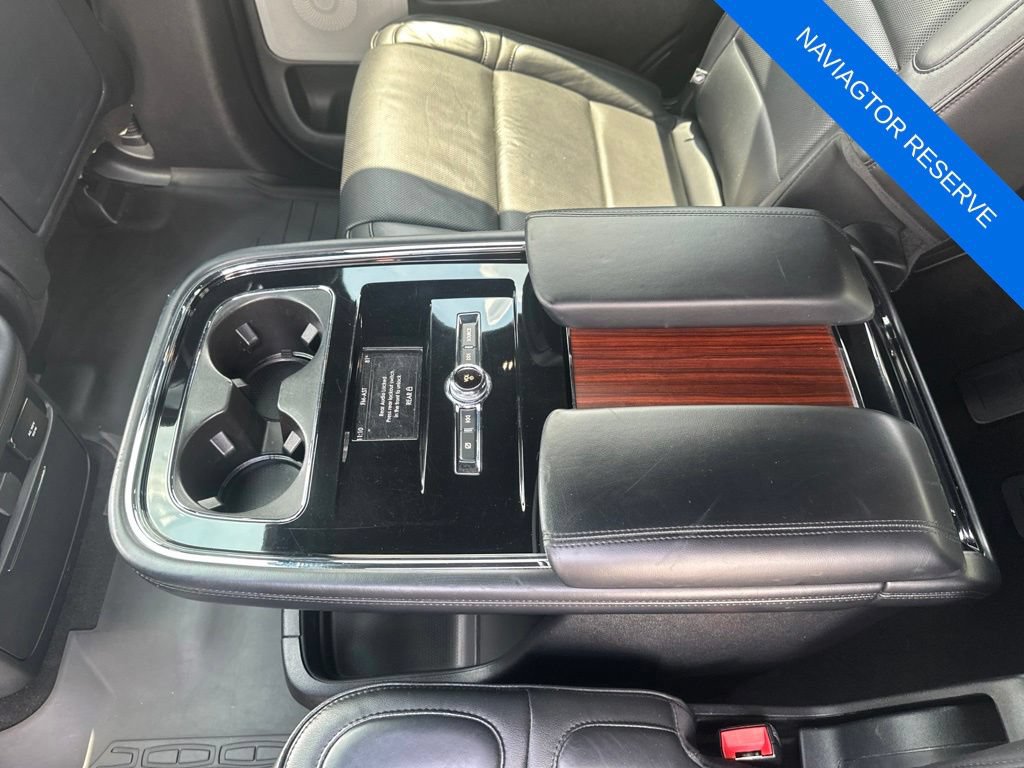 Used 2018 Lincoln Navigator Reserve w/ Technology Package AWD/4WD image 23