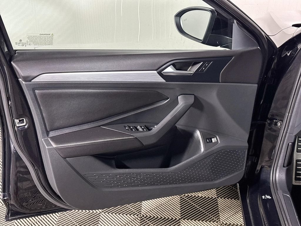 Certified 2025 Volkswagen Jetta Sport FWD image 11